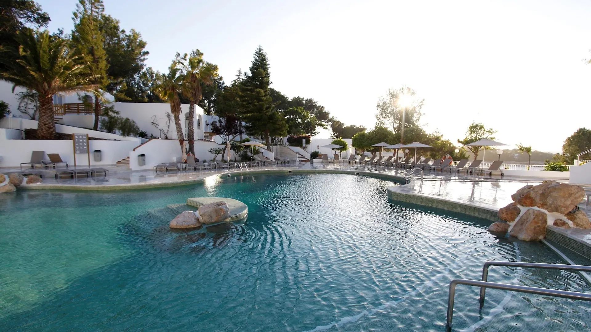 Bg Portinatx Beach Club Hotel