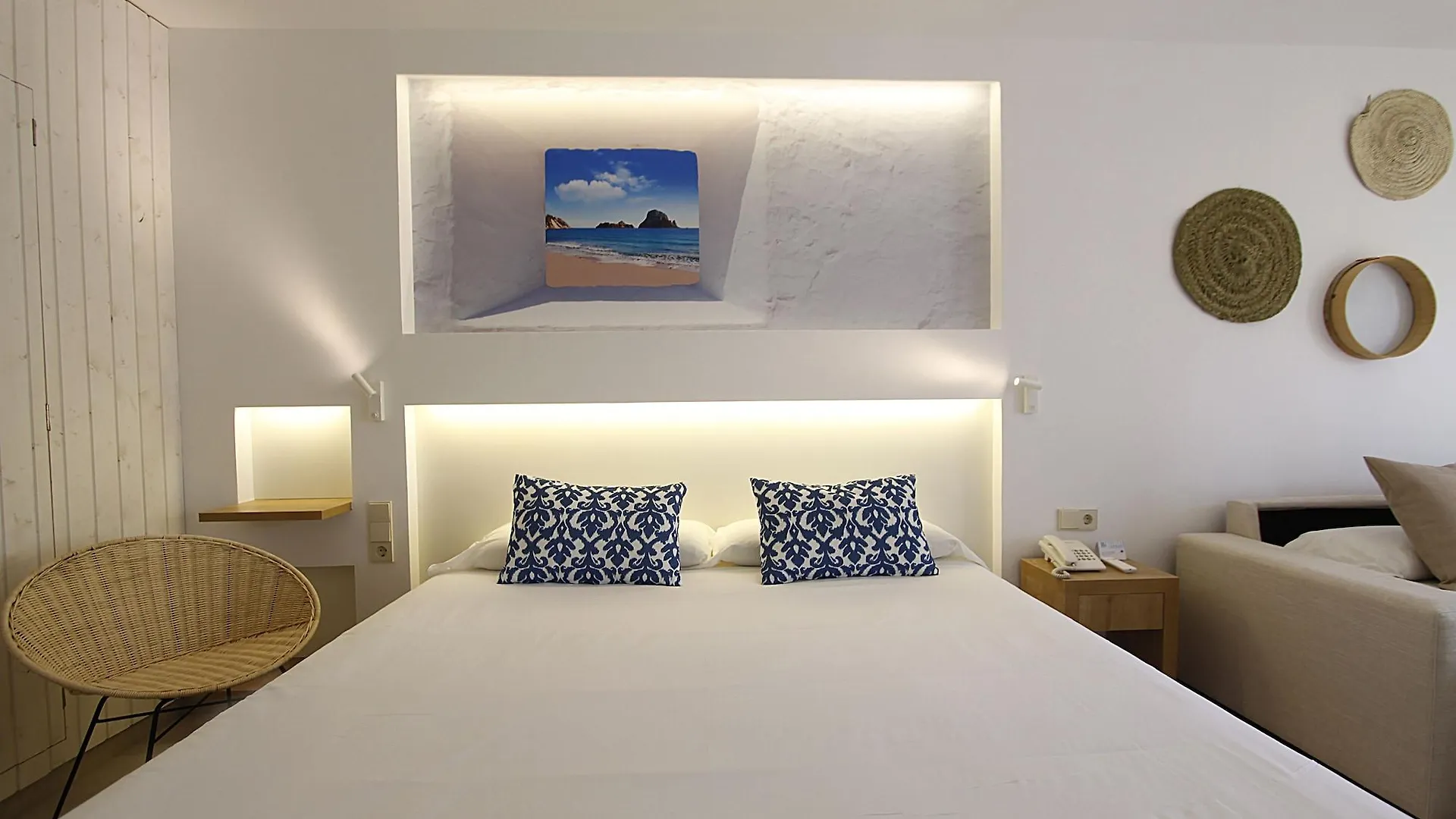 Bg Portinatx Beach Club Hotel