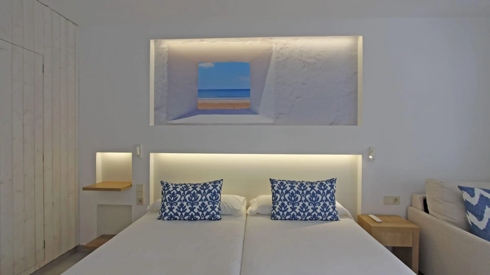 Bg Portinatx Beach Club Hotel 4*,