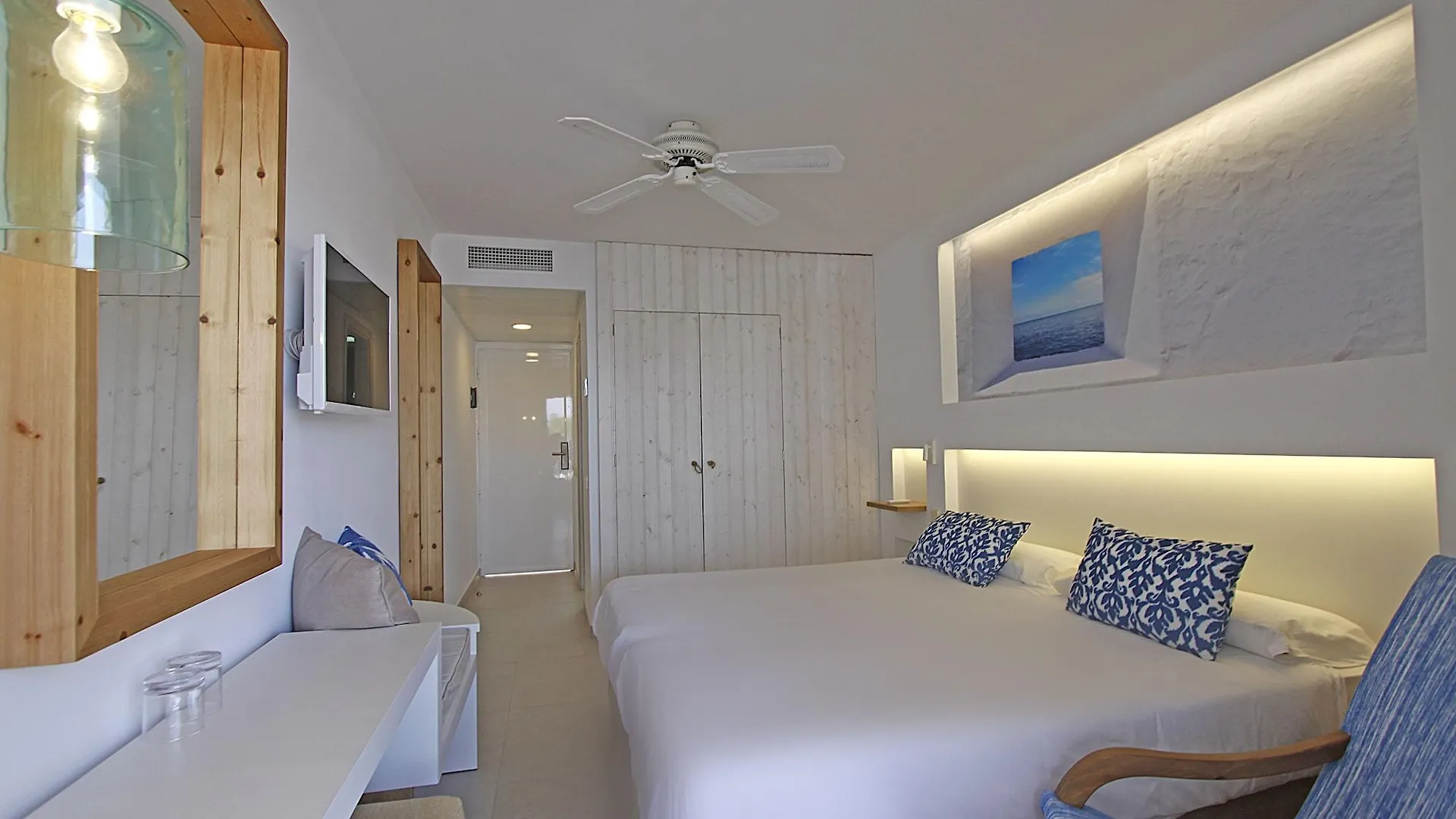 Bg Portinatx Beach Club Hotel