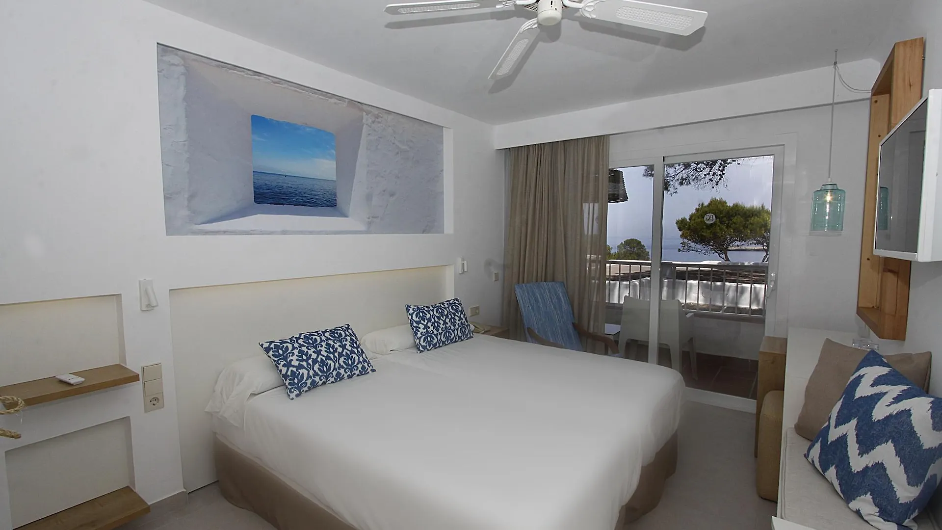 Bg Portinatx Beach Club Hotel