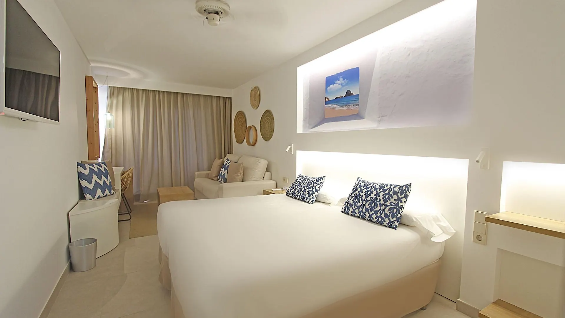 Bg Portinatx Beach Club Hotel